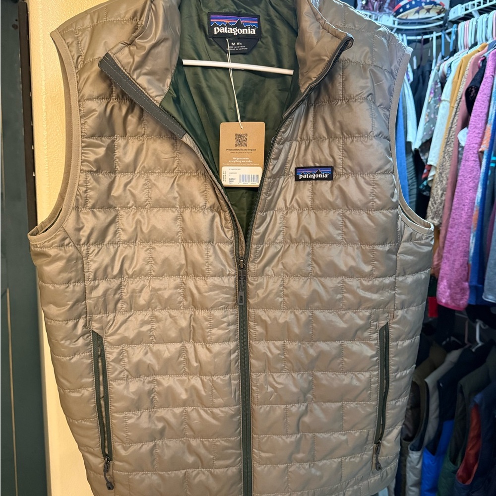 Patagonia Men's Tan Quilted Vest